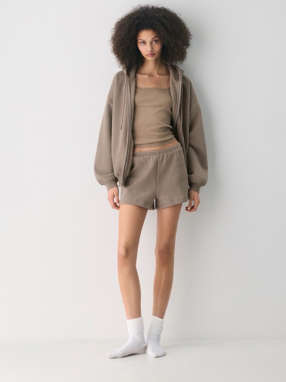 Aritzia Cozy Sweatfleece Short - Picture 5 of 7